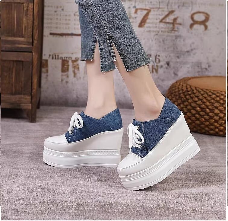 Yüksek topuklu ayakkabı