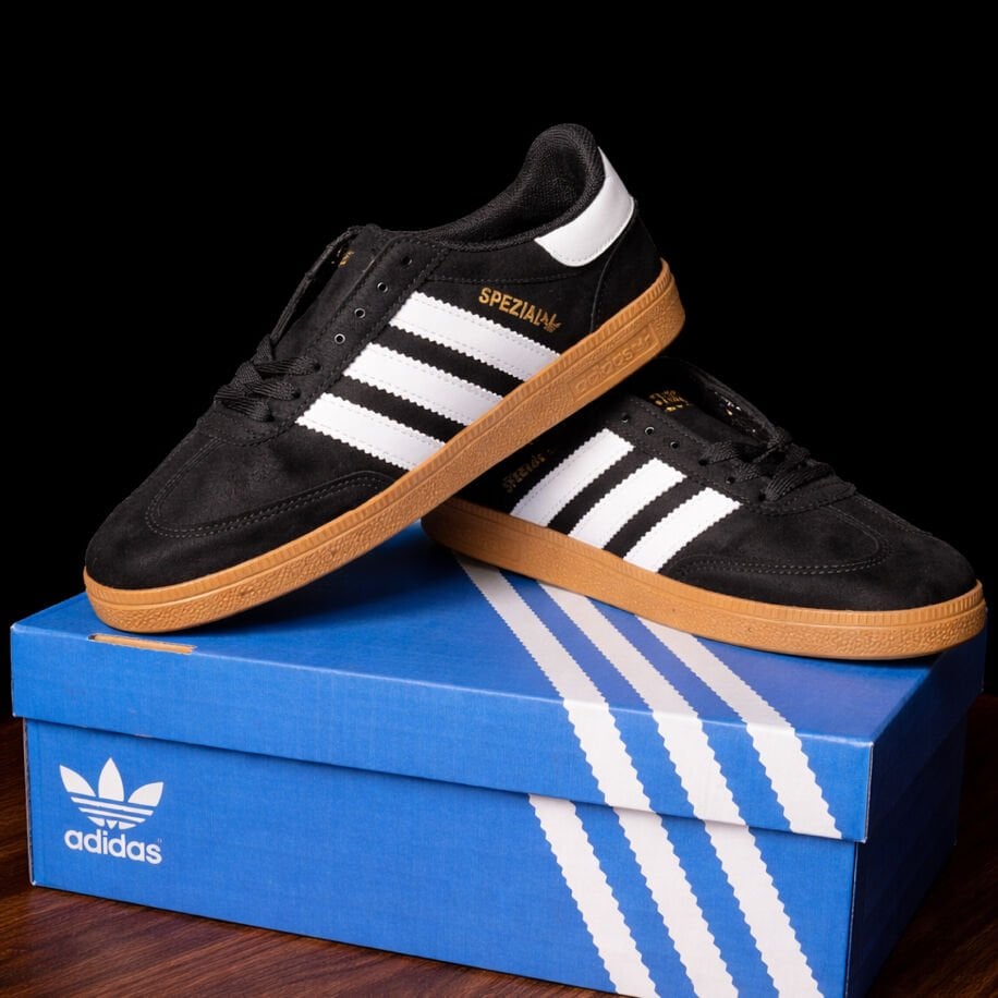 Adidas  spezial